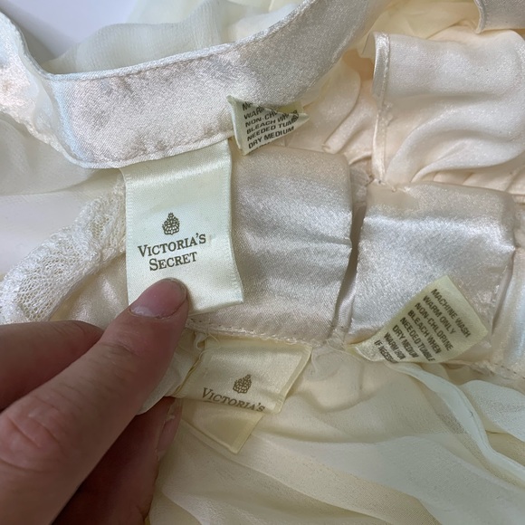 Rare Vintage Victoria Secret Embroidered Night Gown W/ Matching Robe One Size - Picture 7 of 16